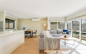 Relaxed At Rosebud-Cosy 3 Bedroom Beach Escape*